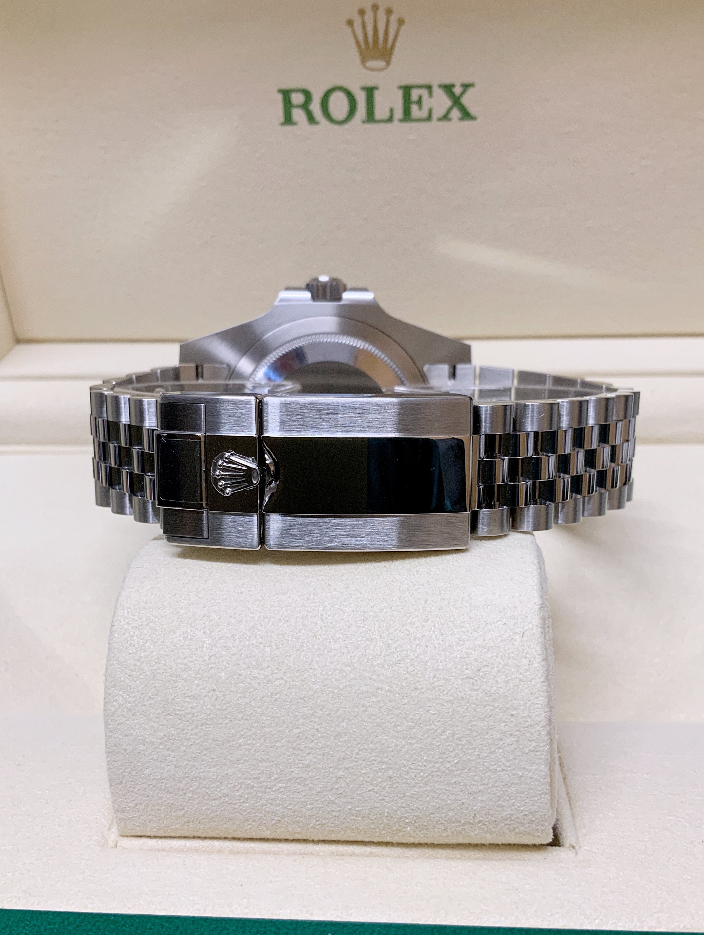 Rolex GMT master II 126710GRNR jubilee