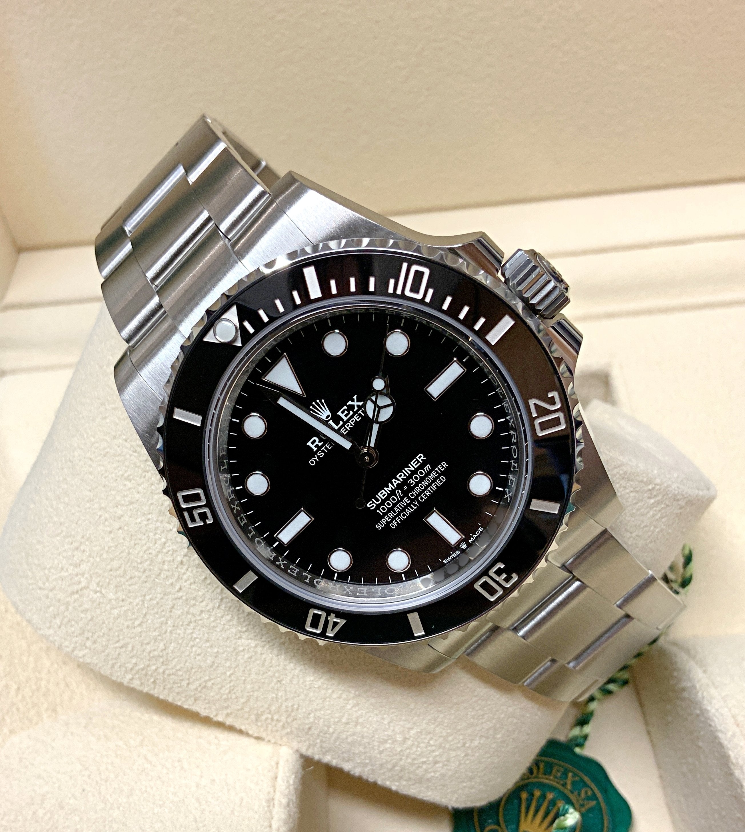 Rolex submariner 124060 no data